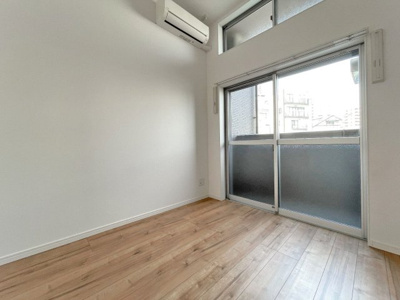 【洋室】 | メゾン・ド・横手 | 別号室の写真になります。現況優先。