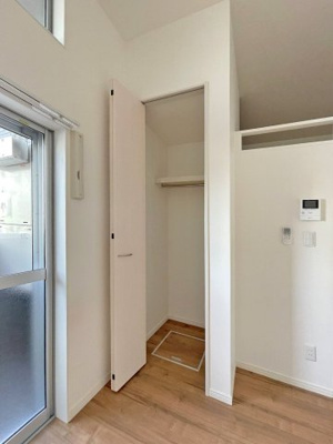 【収納】 | メゾン・ド・横手 | 別号室の写真になります。現況優先。