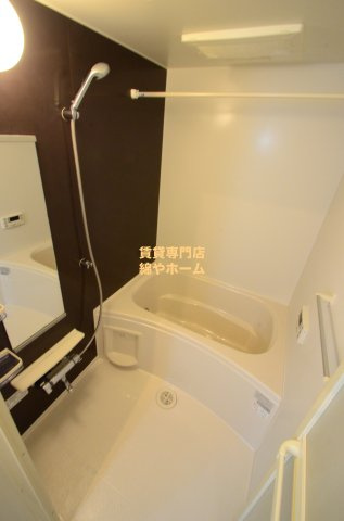 ブラウンメゾンの浴室|お風呂です