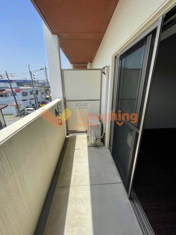 モントーレヒルズ東櫛原のバルコニー|広々としたバルコニーです