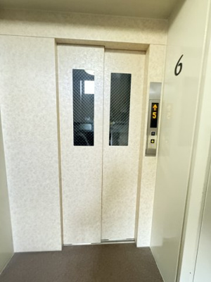 【その他共用部分】 | パークシティ本牧G棟 | お買い物時やベビーカーの出し入れに便利なエレベーター付です。