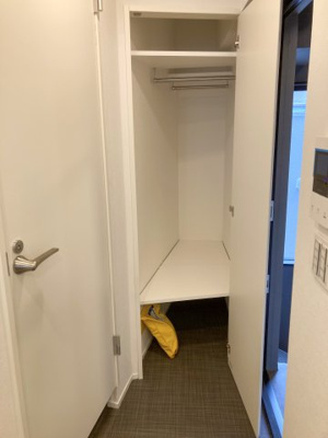 【玄関】 | trias138 | 玄関横に収納あり