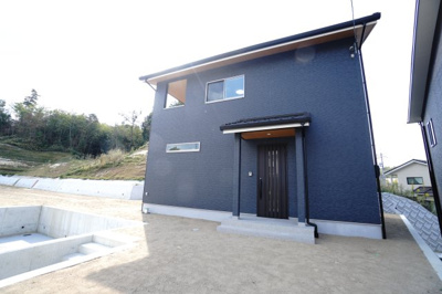 【外観】 | 【大黒柱のあるお家】西条町田口新築戸建 | 現地（2023年10月18日11：00頃）撮影