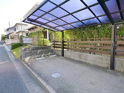 尾枝邸一戸建の駐車場
