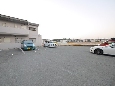 梅守ハイツの駐車場