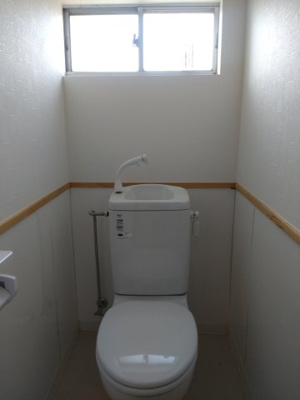 【トイレ】 | 土佐市高岡町甲　中古住宅 | 簡易水洗トイレ