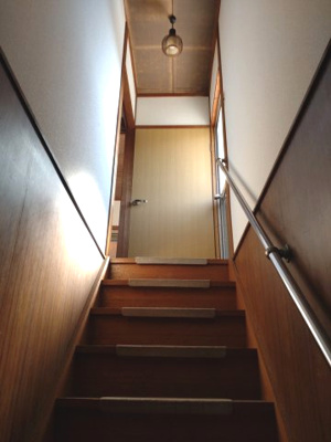 【内装】 | 土佐市高岡町甲　中古住宅 | 階段
