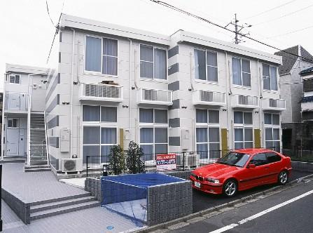 レオパレス菖苑の駐車場
