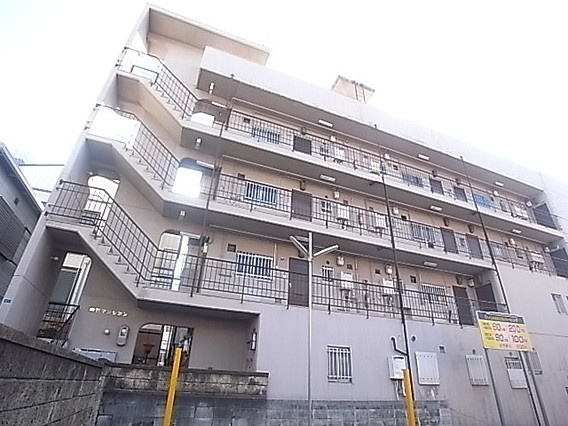 中野マンションの外観