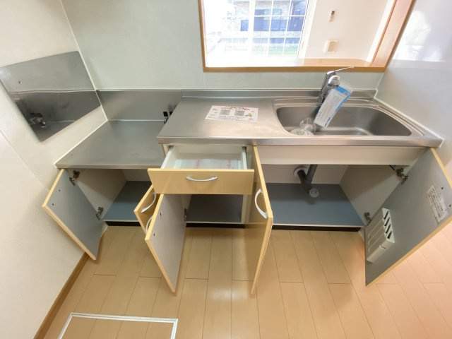 【キッチン】 | レットル・ダムール　Ⅲ | ※同物件、別のお部屋の写真です