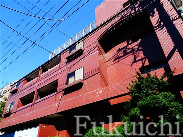 カドーロ学芸大の外観