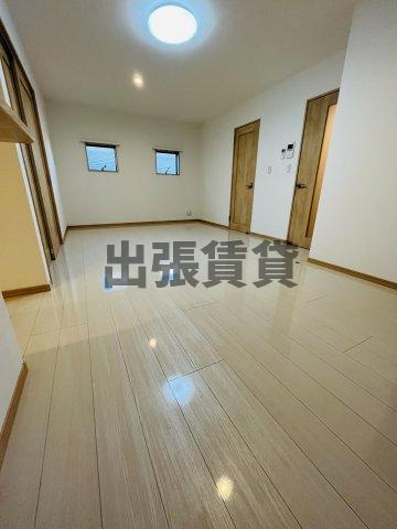 仲介手数料0円！Leo Aries 大曽根の居間・リビング