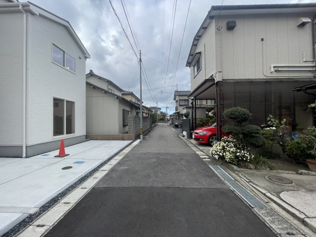 東区上木戸2丁目　中古戸建の前面道路含む現地写真