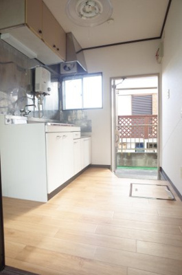 【その他共用部分】 | ホワイトハウス | 止まれー！　ここは入れないぞ！