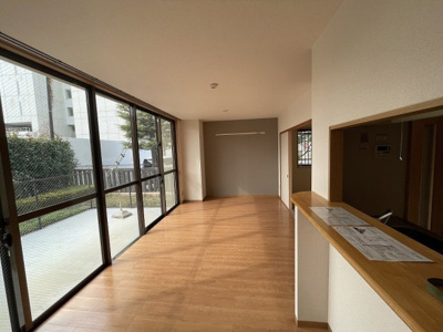 【居間・リビング】 | ルネスアレイゼ | 別のお部屋の写真です
