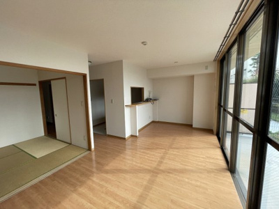 【居間・リビング】 | ルネスアレイゼ | 別のお部屋の写真です