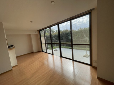 【居間・リビング】 | ルネスアレイゼ | 別のお部屋の写真です