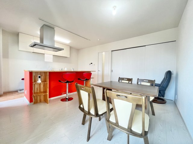 デルフィ西大路 2階の居間・リビング