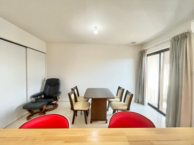 デルフィ西大路 2階の居間・リビング