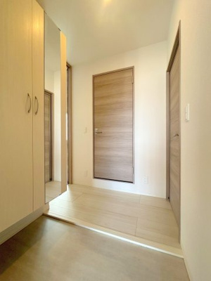 【玄関】 | トリシア・ヒナ