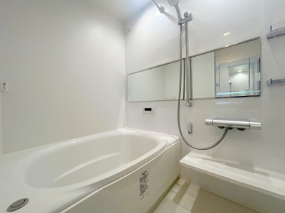 【浴室】 | トリシア・ヒナ