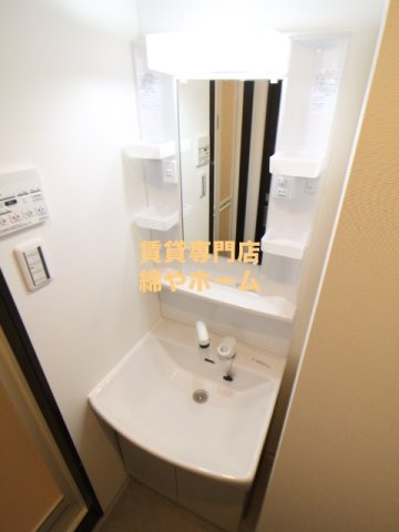 NU岸里駅前の洗面所|コンパクトで使いやすい洗面所