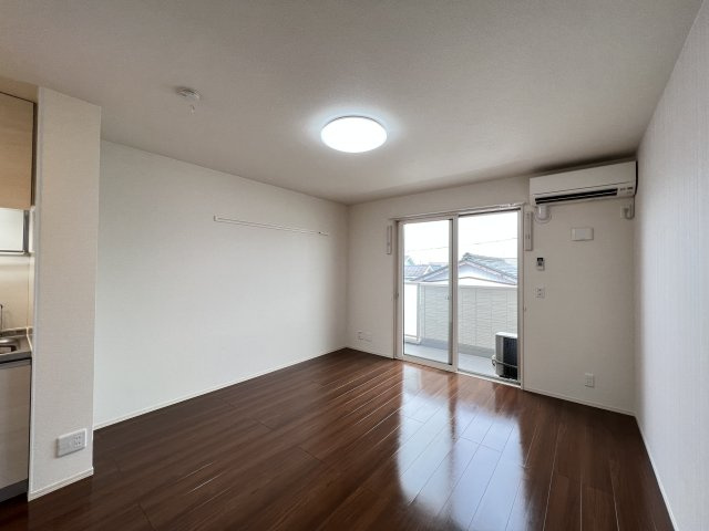 マルベリーの居間・リビング|エアコン、照明付き