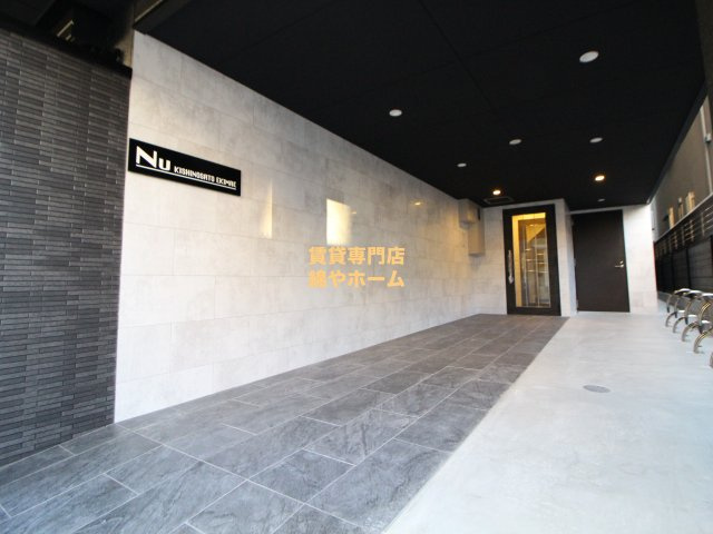NU岸里駅前のエントランス|清潔なエントランスです