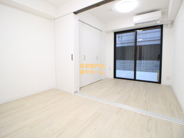 NU岸里駅前の居間・リビング|おしゃれなリビングです