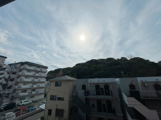 【展望】 | 全面建物とも距離があるので、素敵な景観と暖かい日差しをお部屋に運んでくれます♪