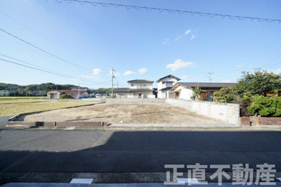 【前面道路含む現地写真】 | 【真備町辻田／７７坪／南西道路／角地／780万円】住宅用地に最適です。陽当たり良♪通風良◎