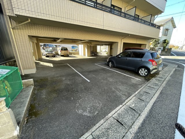 グレイスセントラルMの駐車場