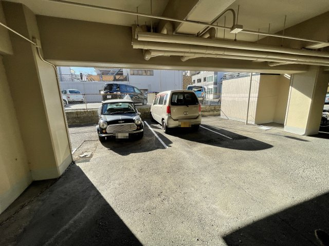 グレイスセントラルMの駐車場