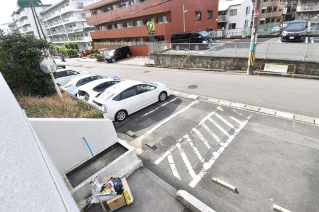 【駐車場】 | 豊中メゾン桃山台1号棟 | 弊社のファイナンシャルプランナーより、将来に向けた資金計画・住宅ローンの無料相談が皆様に大変ご好評頂いております！物件ご購入の前に、まずはお気軽にご相談くださいませ。