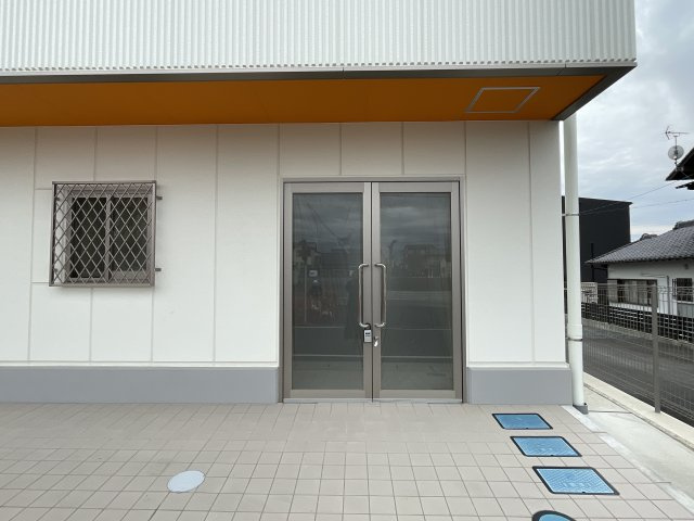 袋井高尾店舗のエントランス