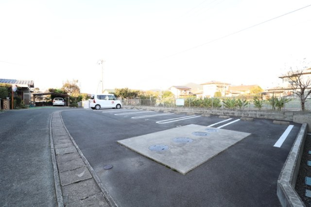F・フィールドの駐車場|駐車場に車を止められます