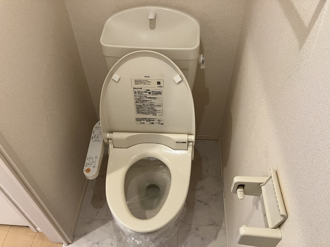 【トイレ】 | アジュールブルー | 落ち着いた色調のトイレです