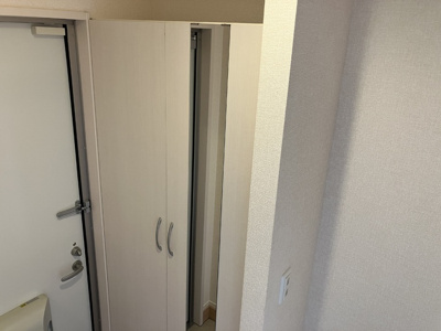 【収納】 | アジュールブルー | 玄関横にシューズBOXがございます。