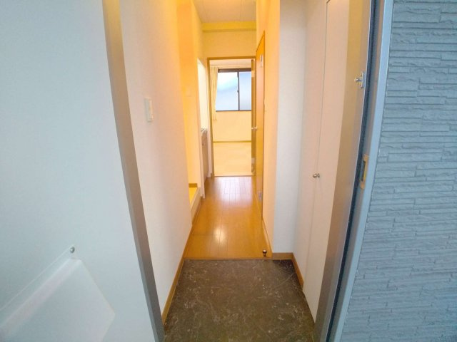 レオパレス外環富田林Ⅲの玄関|玄関ドアは防犯サムターン設置