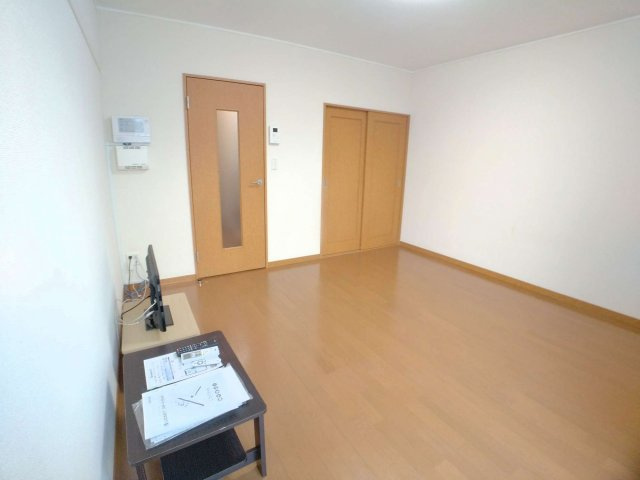 レオパレス外環富田林Ⅲの寝室|使いやすく機能的なお部屋