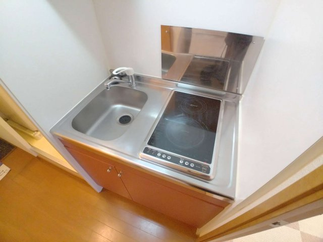 レオパレス外環富田林Ⅲのキッチン|一人暮らしにピッタリの機能的なシンク