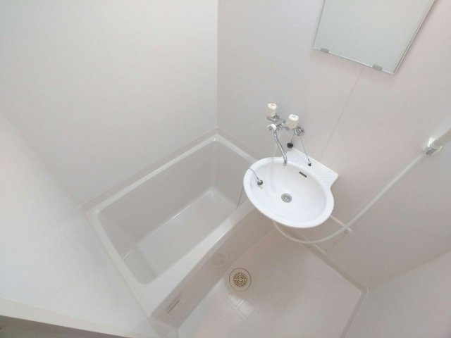 レオパレス外環富田林Ⅲの浴室|快適なバスルーム