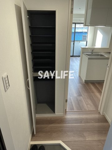 パロス西堤の玄関