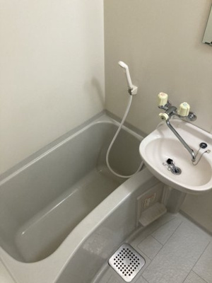 【浴室】 | ベルエキップ大橋南Ⅱ | 別号室の写真になります。現況優先。