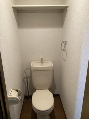 【トイレ】 | ベルエキップ大橋南Ⅱ | 別号室の写真になります。現況優先。