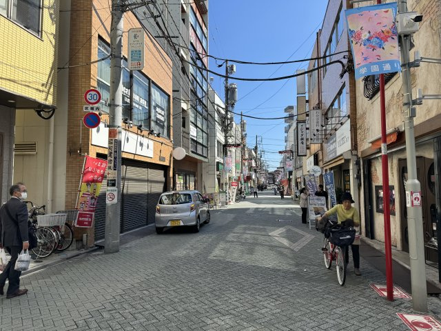 書店ビルIIの周辺