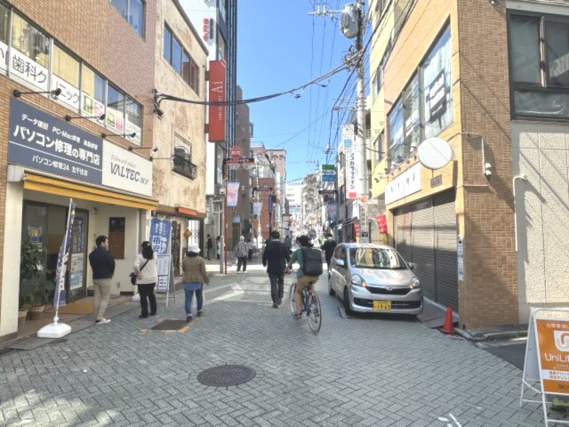 書店ビルIIの周辺