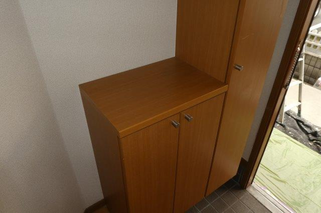 クレストールＤの内装|シューズボックス