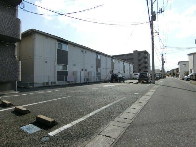 スカイマンションBの駐車場