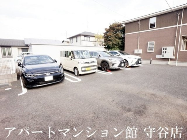 エスポワールの駐車場